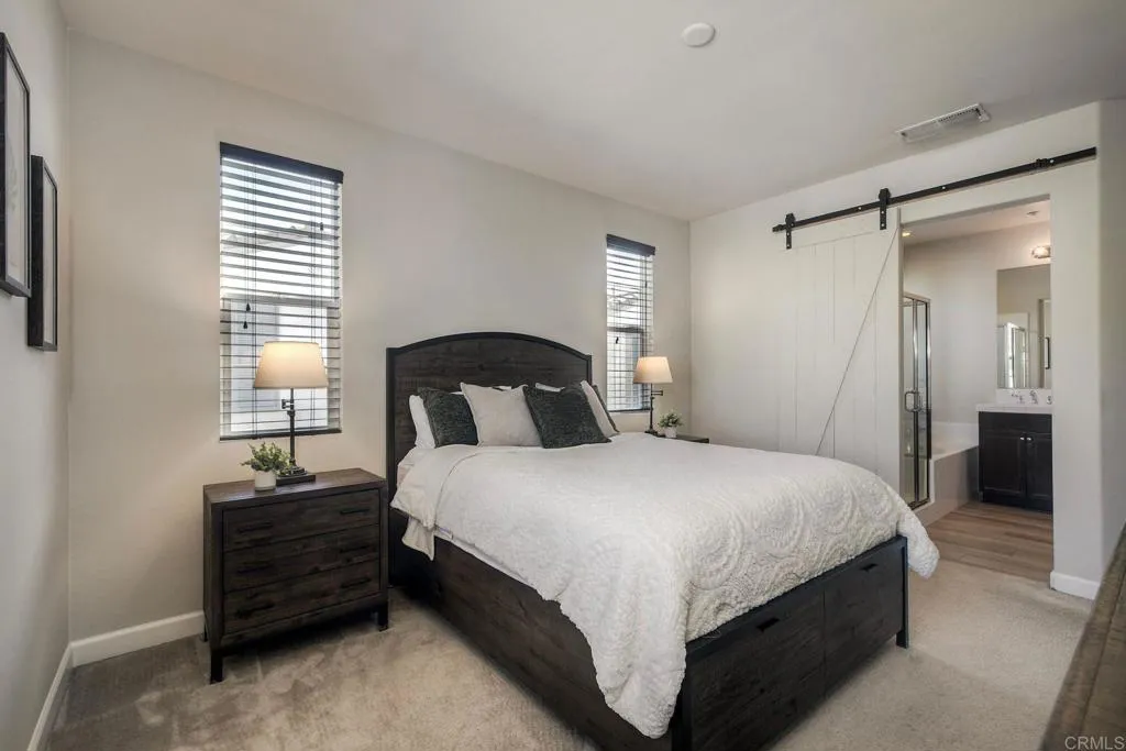2434 Sentinel Ln