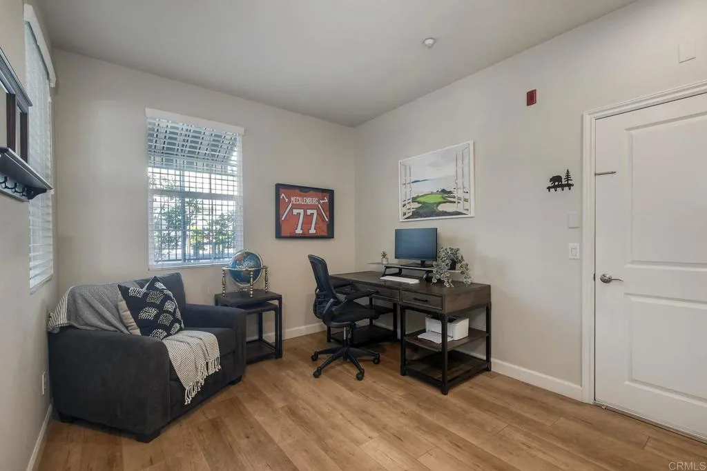 2434 Sentinel Ln