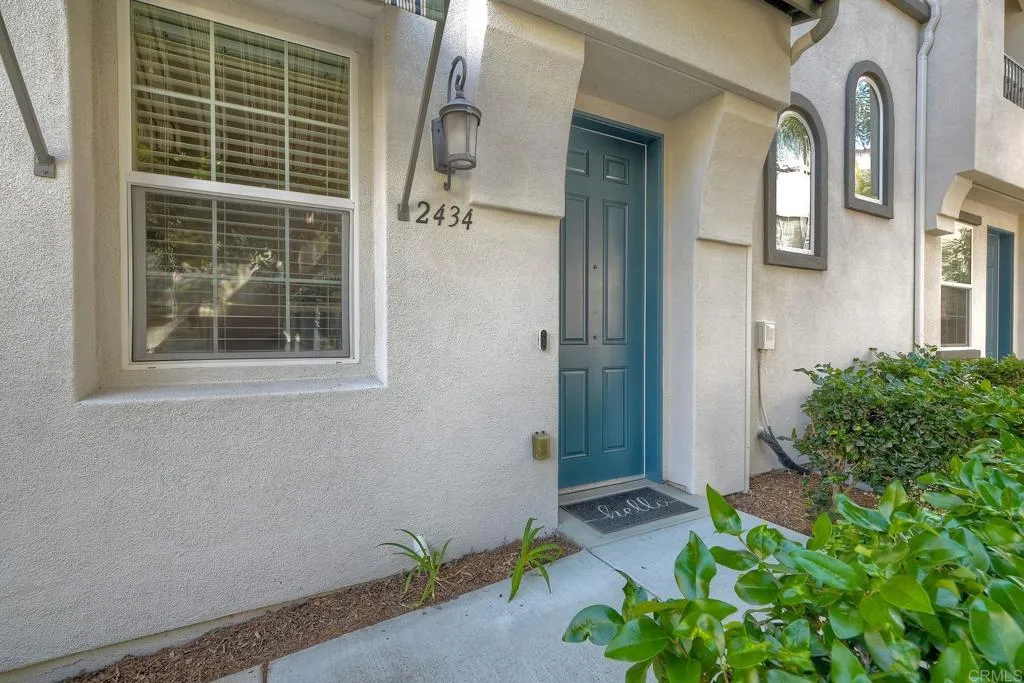 2434 Sentinel Ln