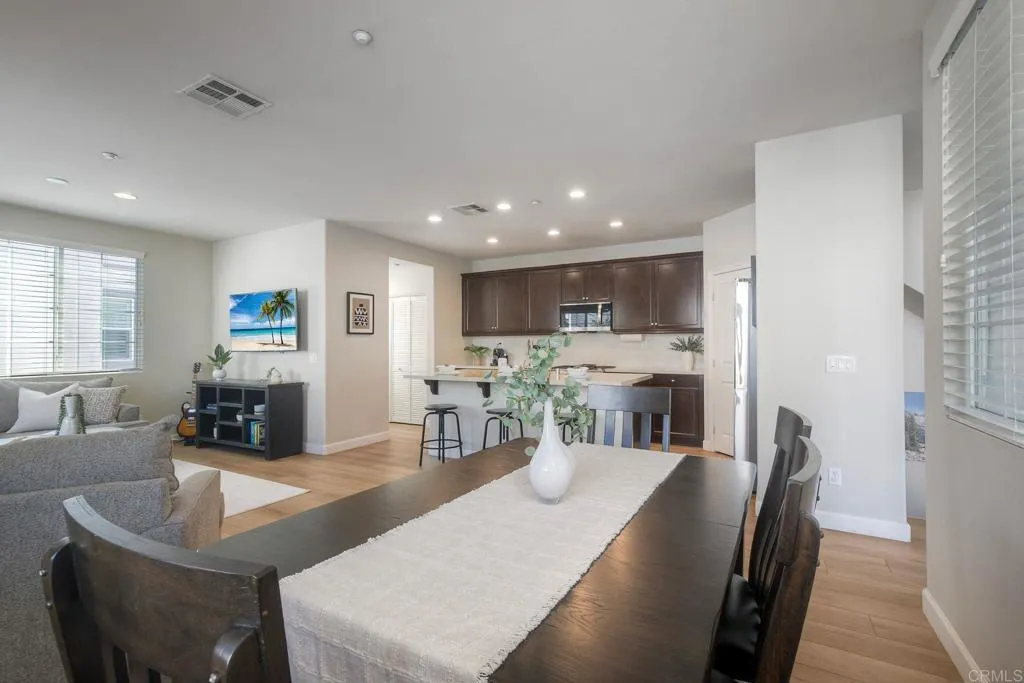 2434 Sentinel Ln