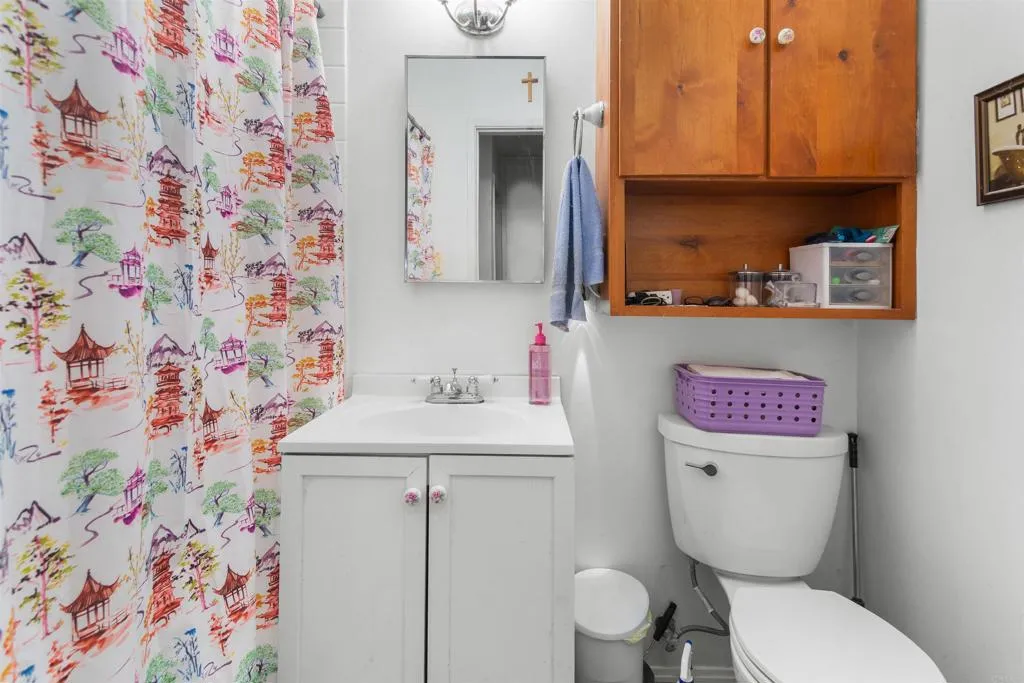 3231 Roberta Lane