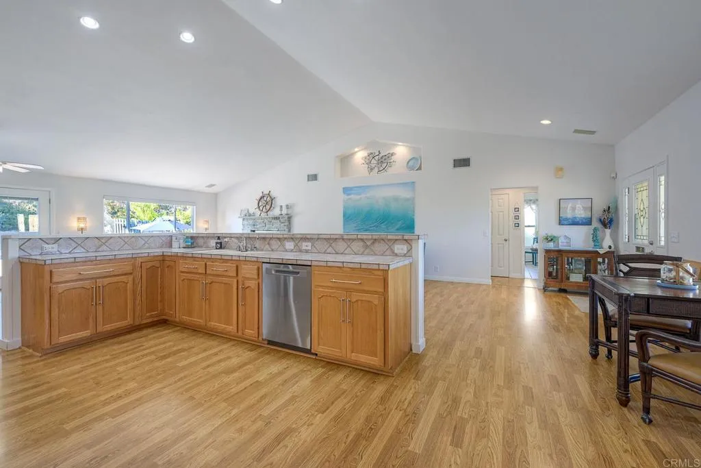 4876 Park Dr.