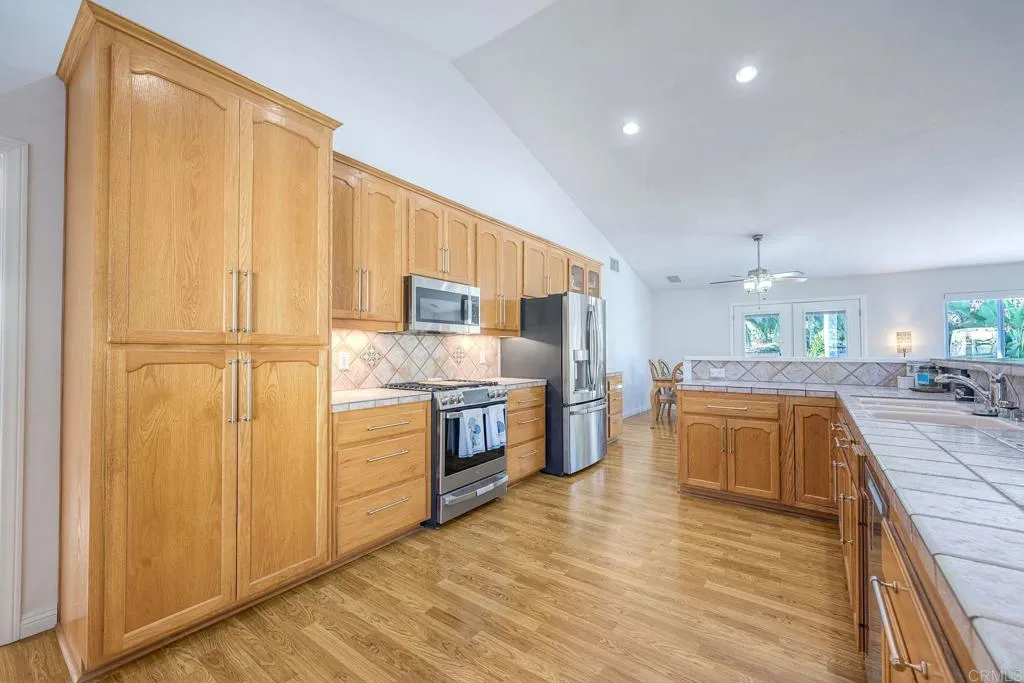 4876 Park Dr.