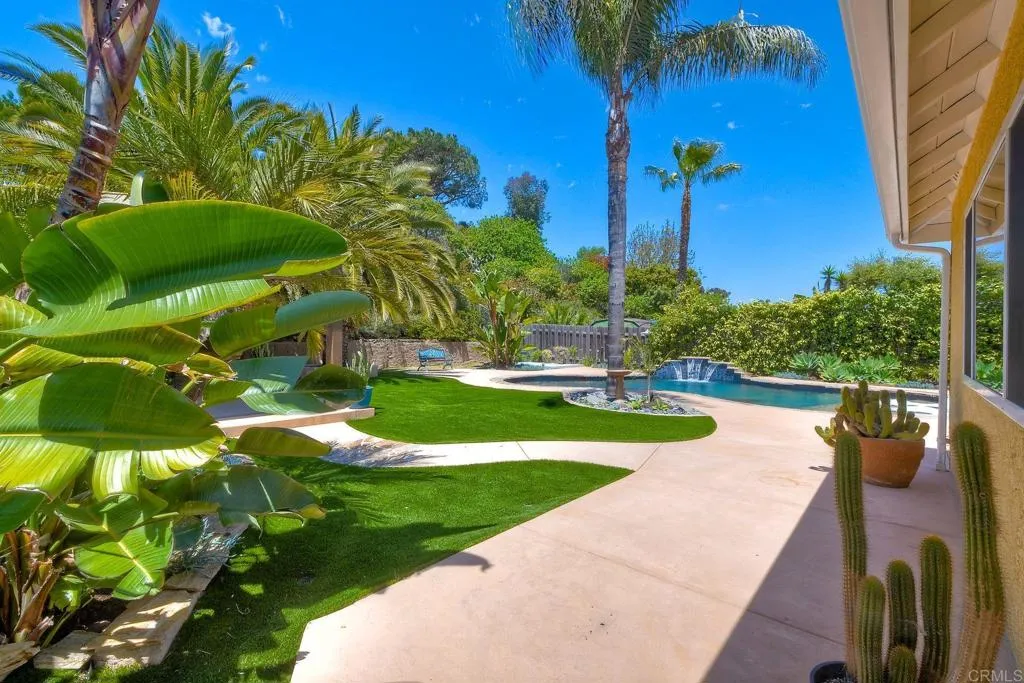 4876 Park Dr.