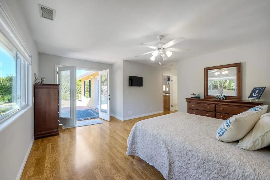 4876 Park Dr.