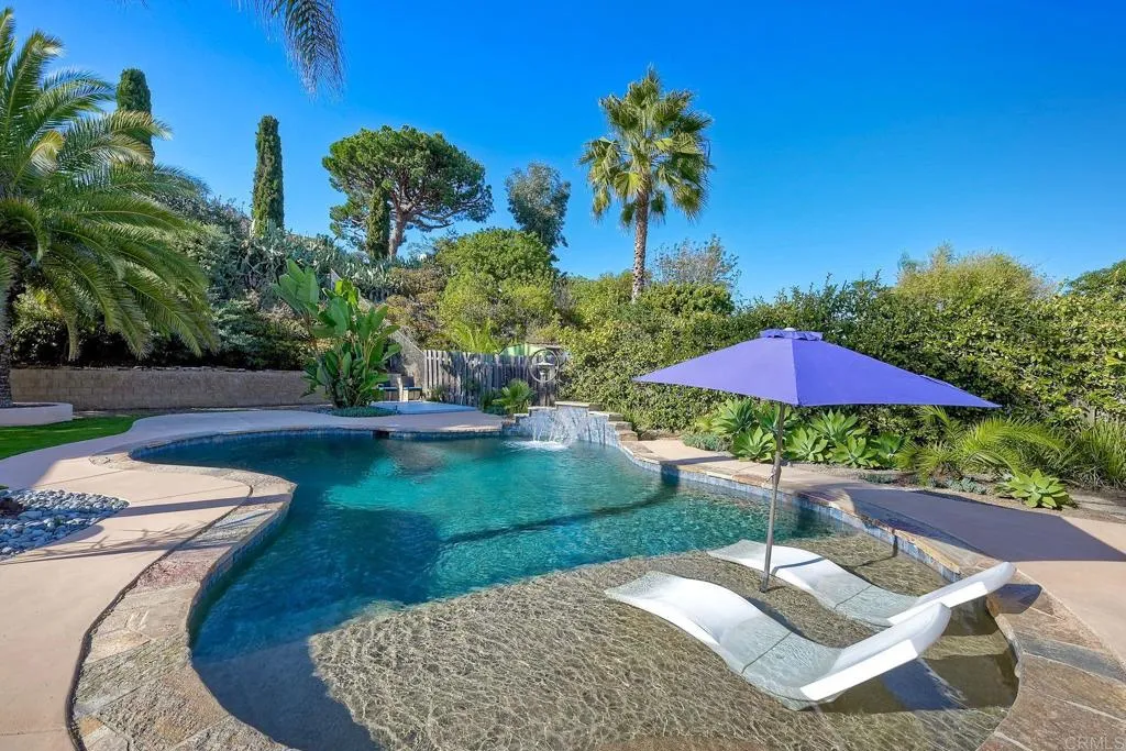 4876 Park Dr.