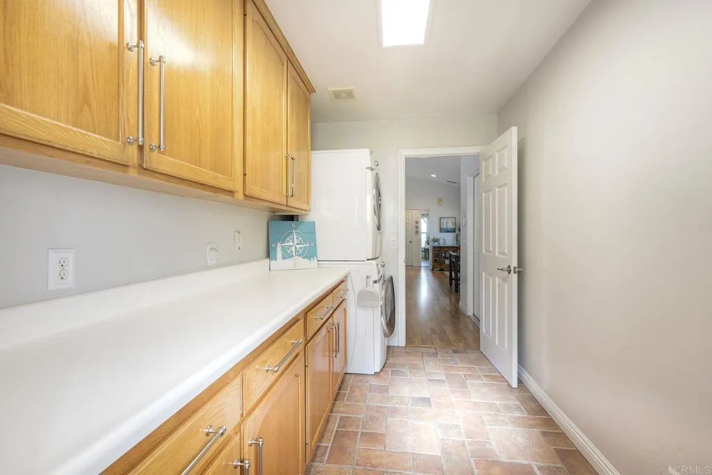 4876 Park Dr.