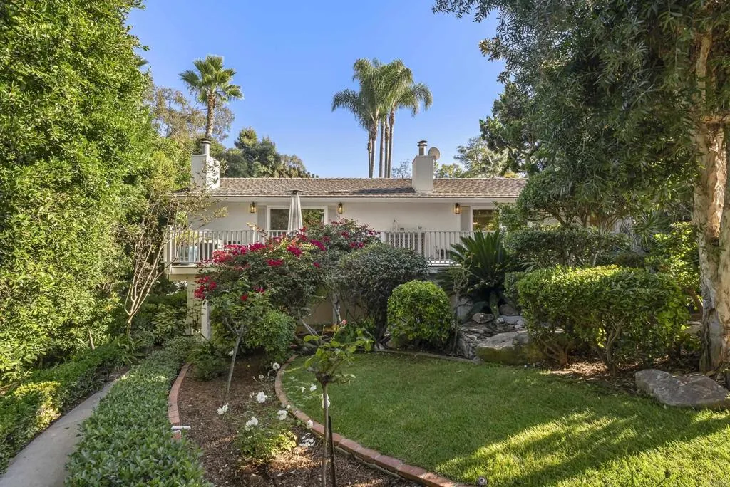 6147 Camino Selva