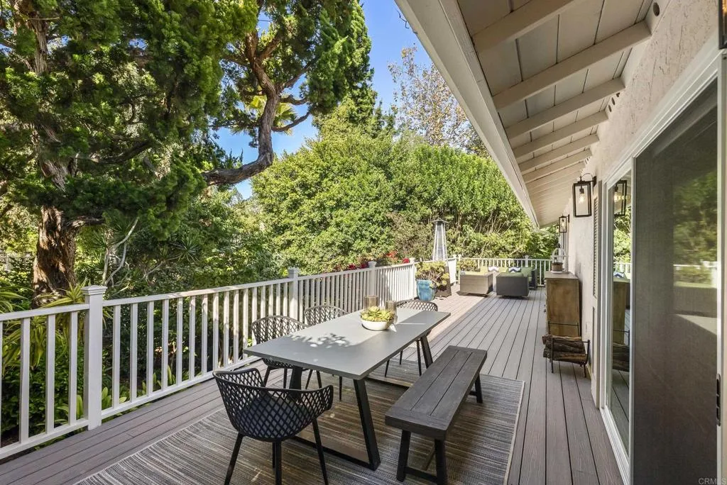 6147 Camino Selva