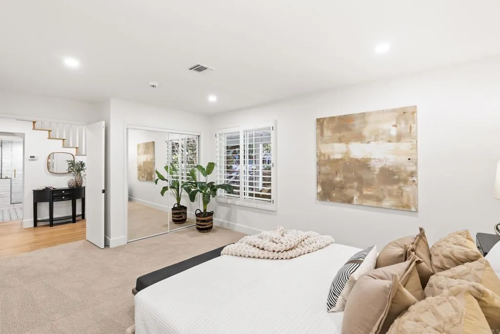 6147 Camino Selva
