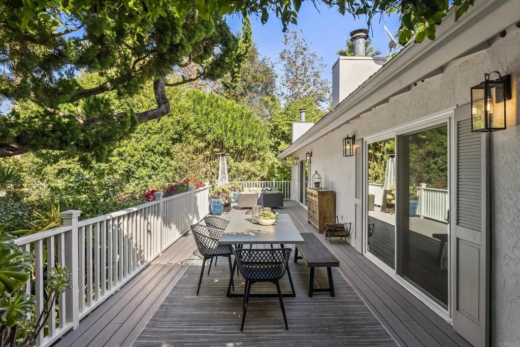 6147 Camino Selva