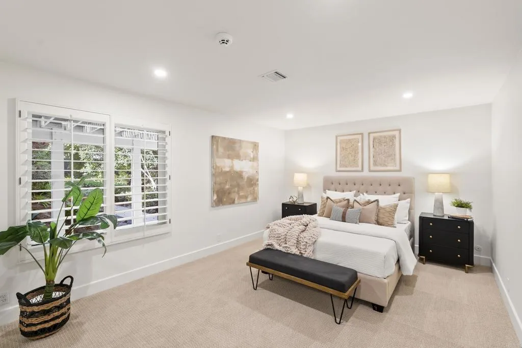 6147 Camino Selva