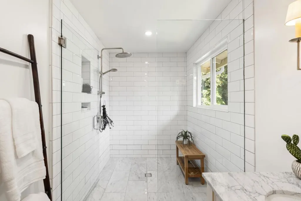 6147 Camino Selva