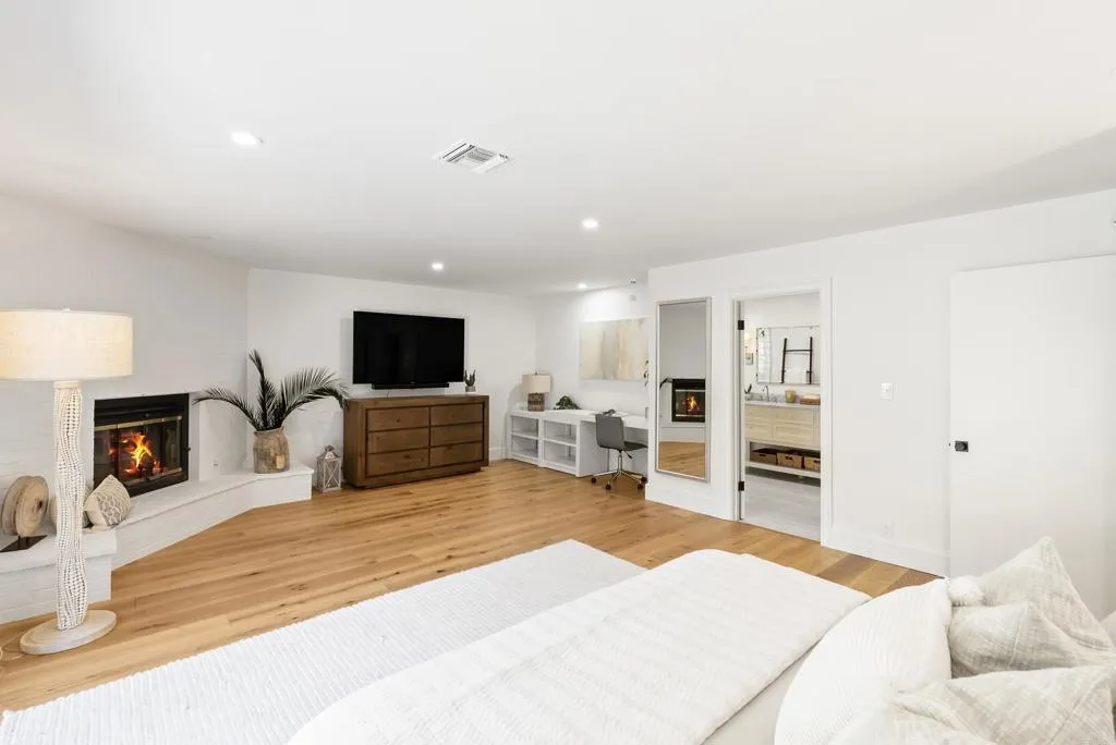 6147 Camino Selva