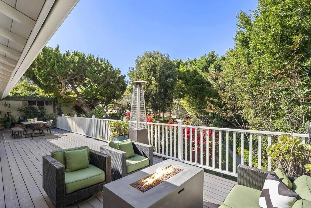 6147 Camino Selva