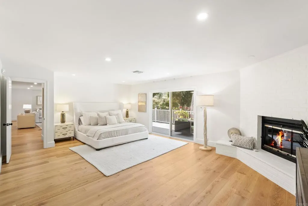 6147 Camino Selva