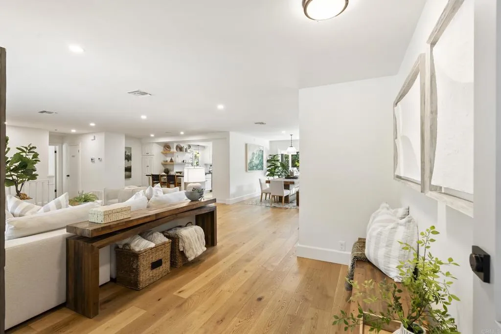 6147 Camino Selva