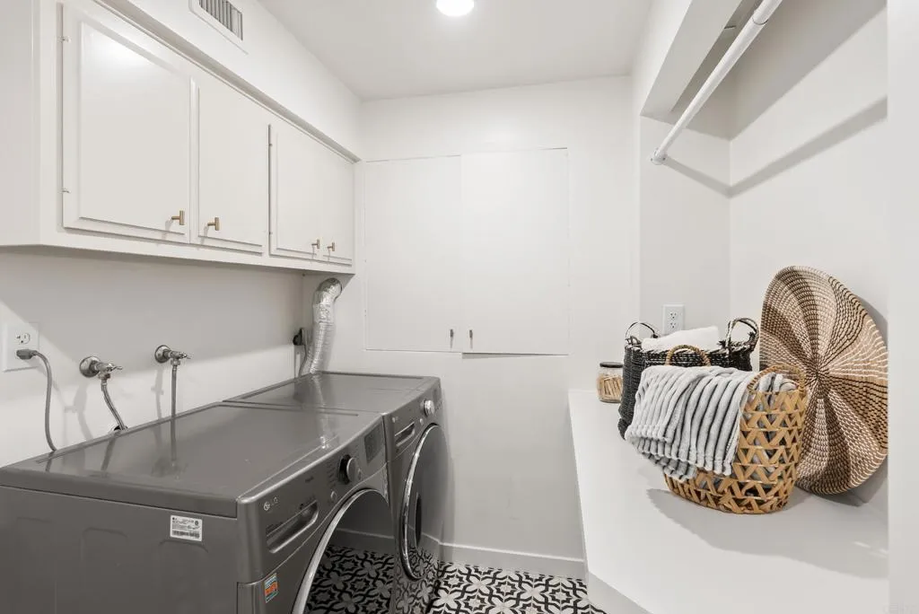 6147 Camino Selva