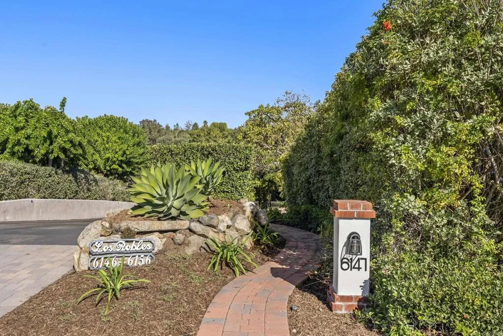 6147 Camino Selva