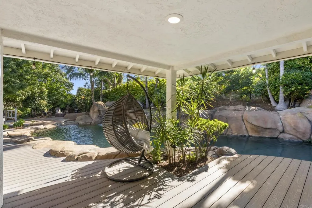 6147 Camino Selva
