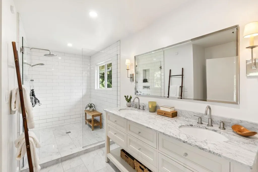 6147 Camino Selva