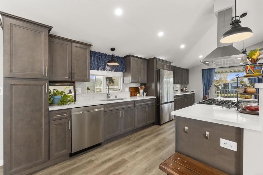 276 N EL CAMINO REAL 172