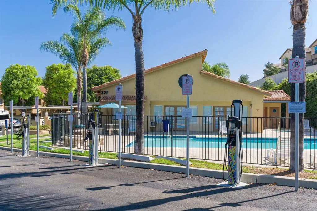 204 Woodland Pkwy Unit 217