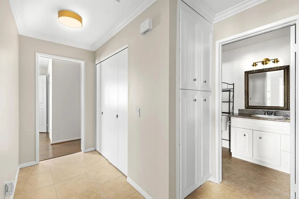 204 Woodland Pkwy Unit 217