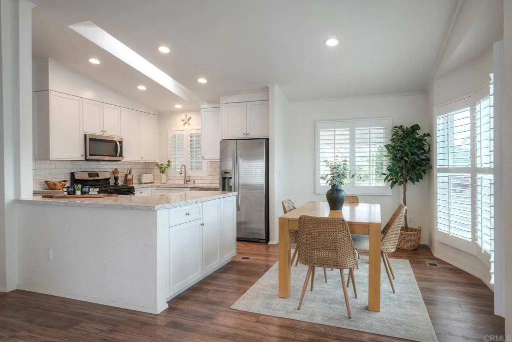 6494 Friendly Place