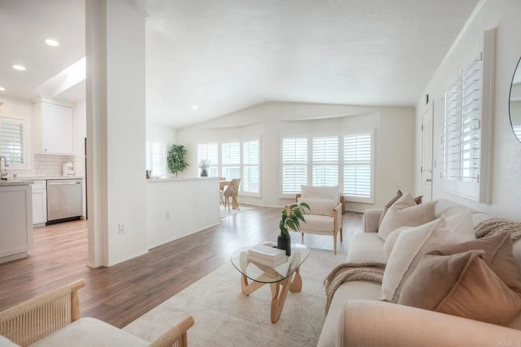 6494 Friendly Place