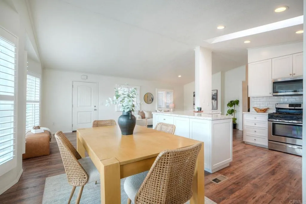6494 Friendly Place