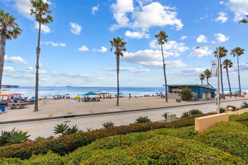 400 N The Strand Unit 27