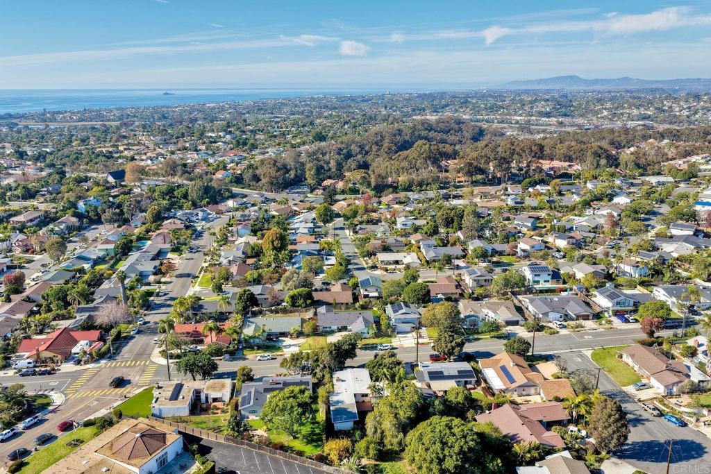 2035 Basswood Avenue