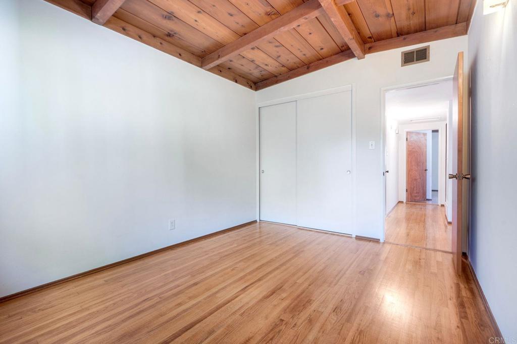 2035 Basswood Avenue