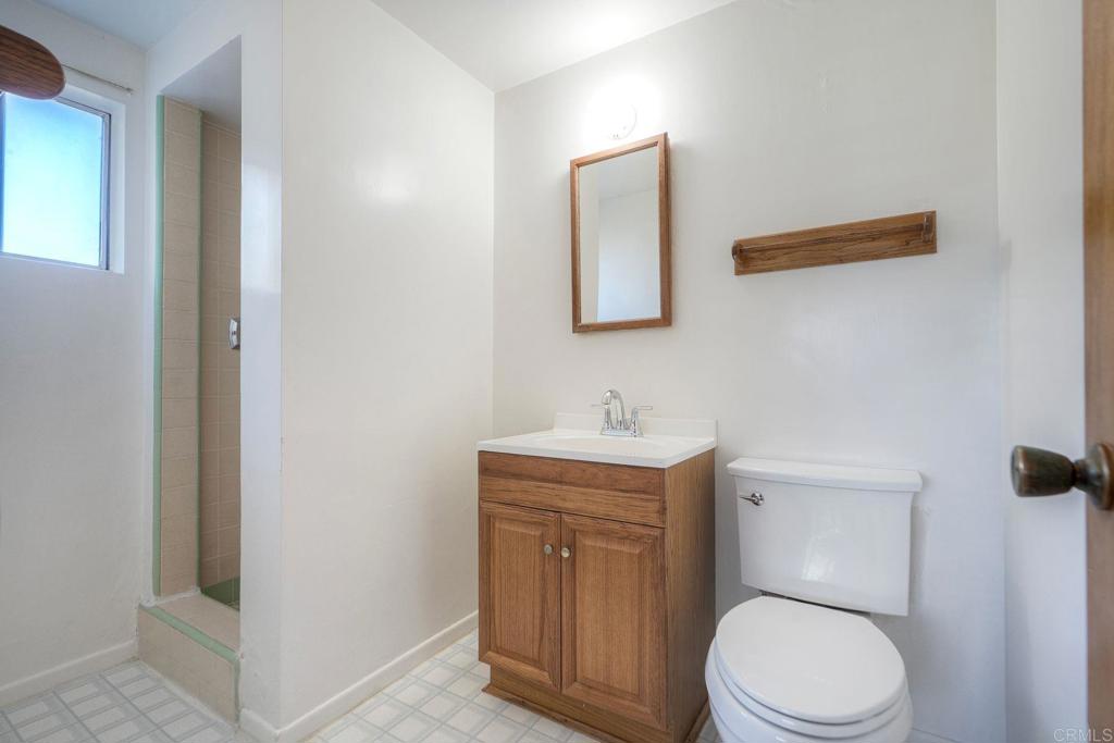 2035 Basswood Avenue