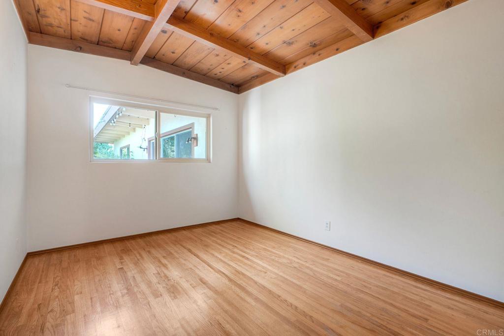 2035 Basswood Avenue