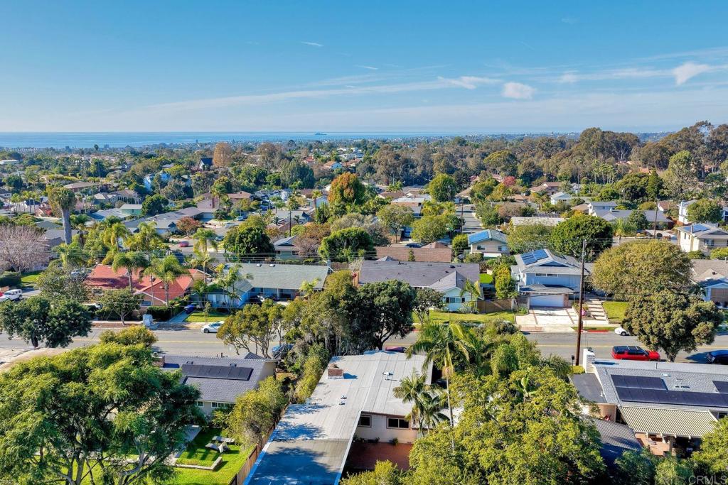 2035 Basswood Avenue