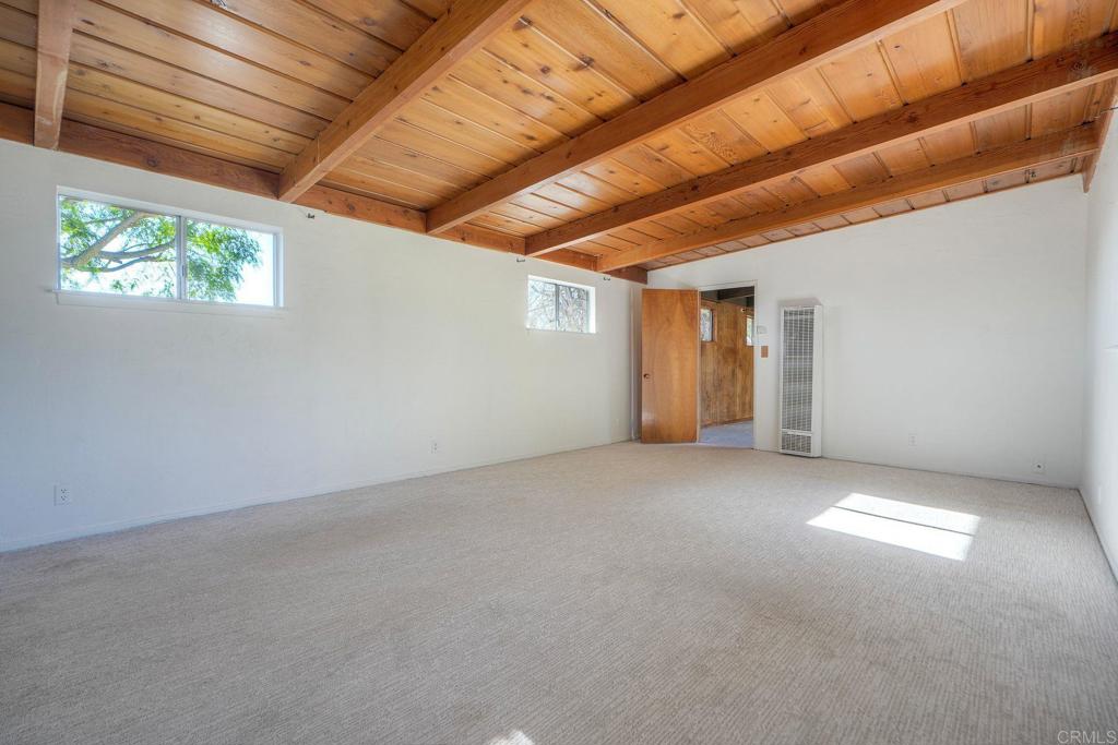 2035 Basswood Avenue