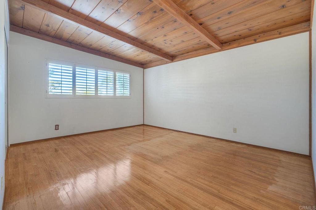 2035 Basswood Avenue