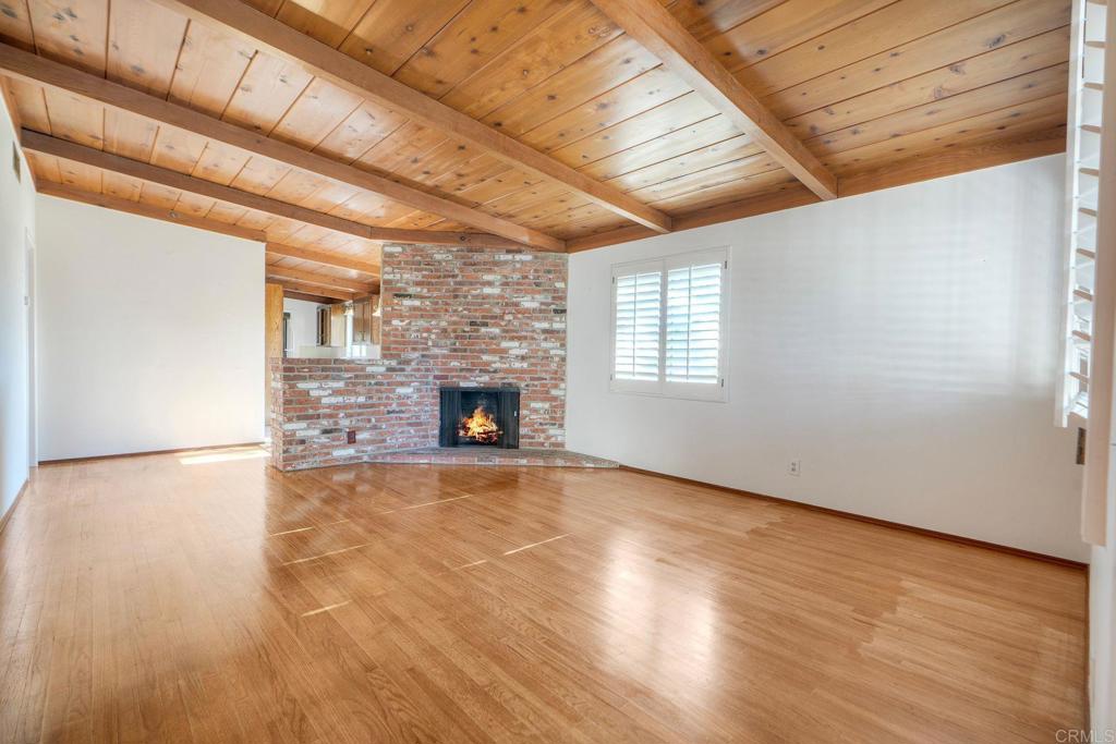 2035 Basswood Avenue