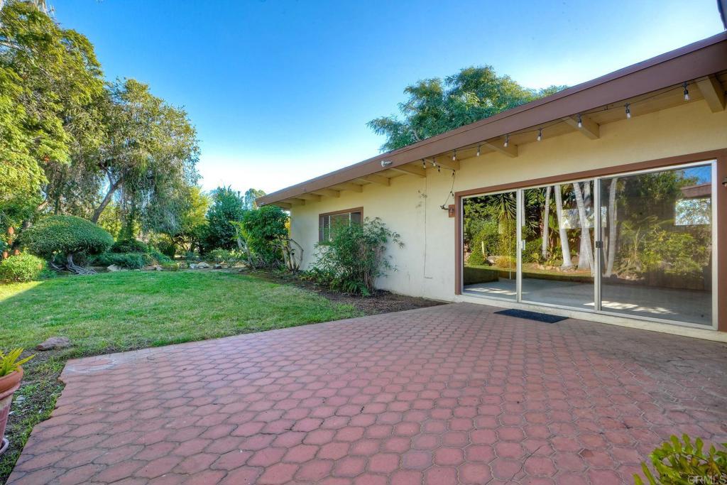 2035 Basswood Avenue