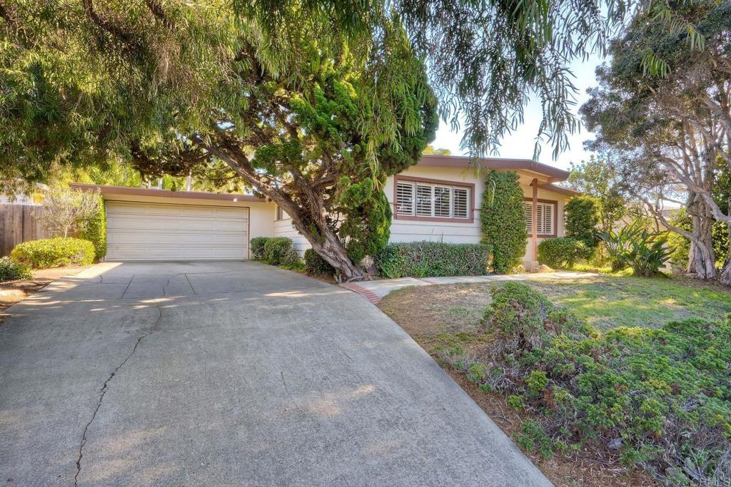 2035 Basswood Avenue