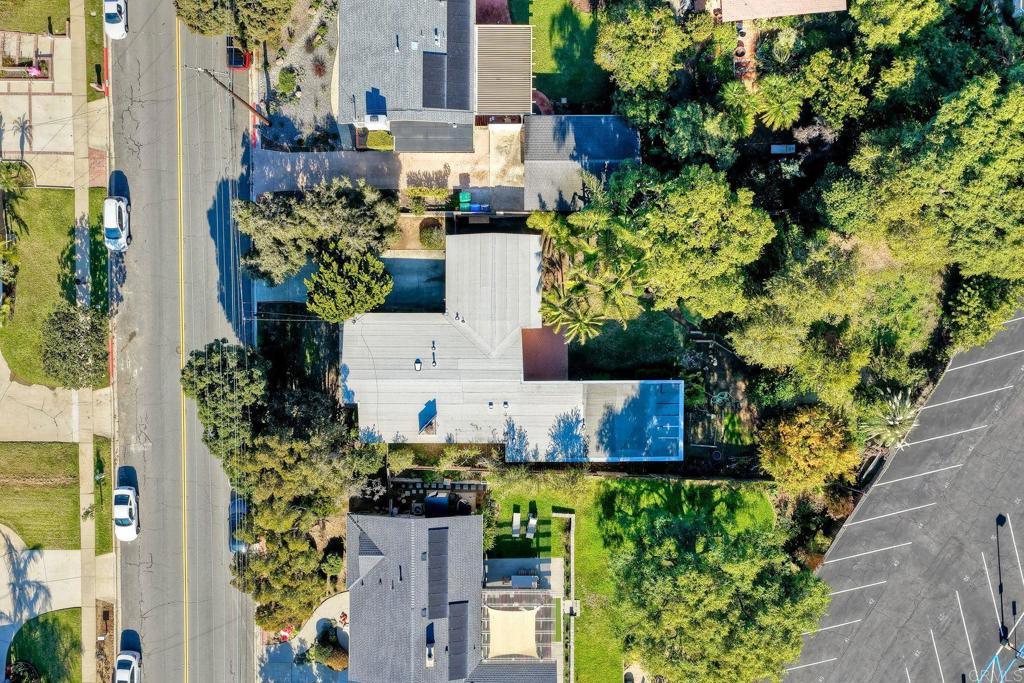 2035 Basswood Avenue