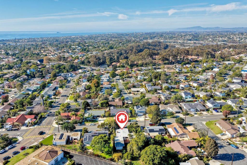 2035 Basswood Avenue