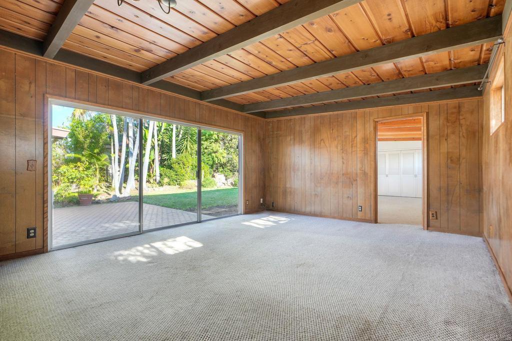 2035 Basswood Avenue