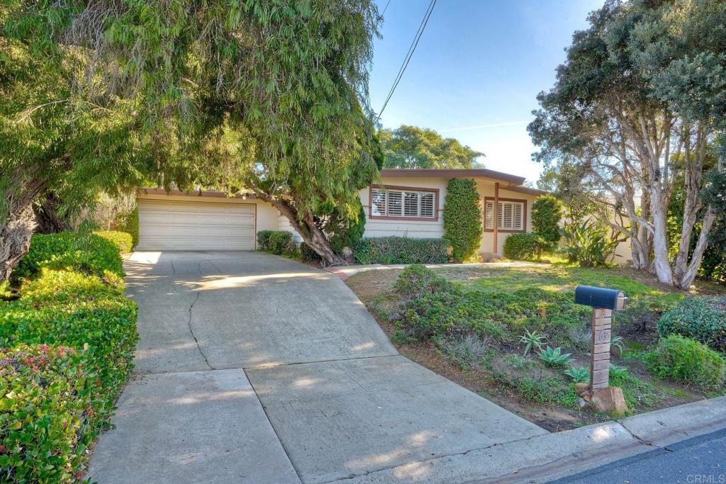 2035 Basswood Avenue