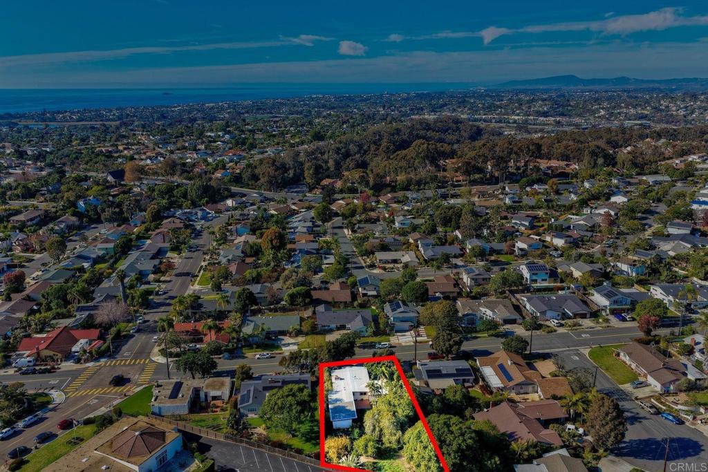 2035 Basswood Avenue