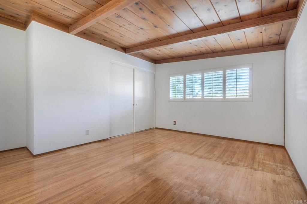 2035 Basswood Avenue