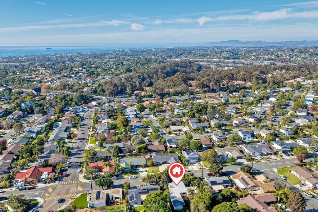 2035 Basswood Avenue