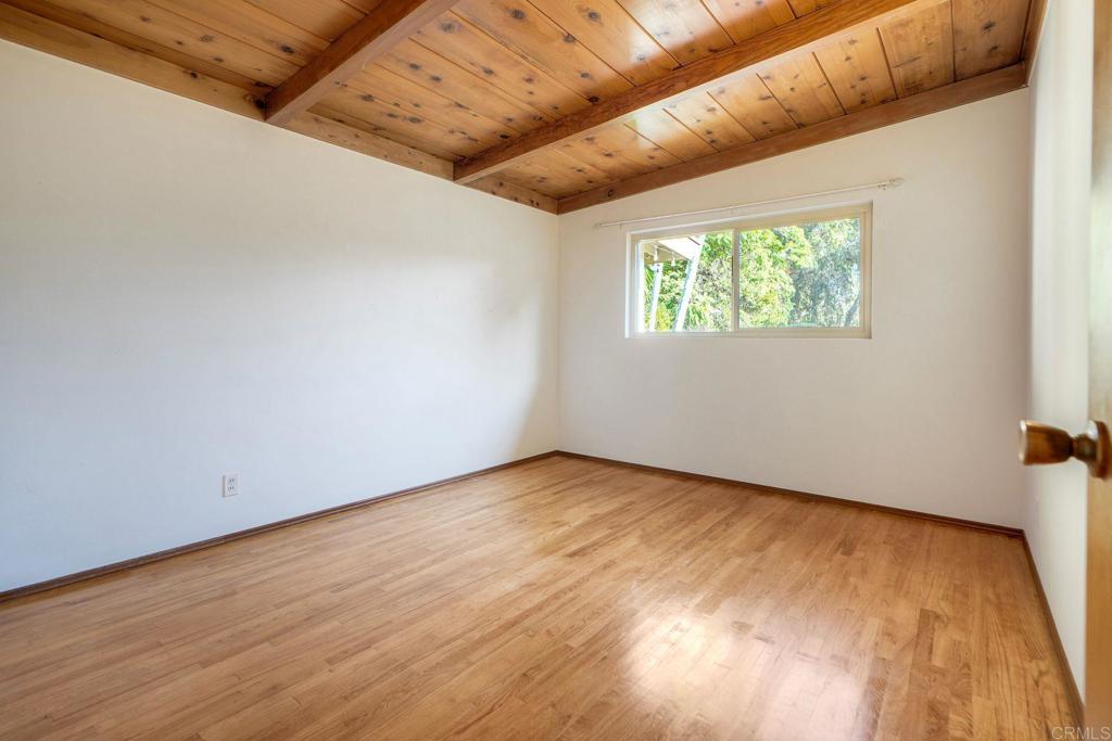 2035 Basswood Avenue